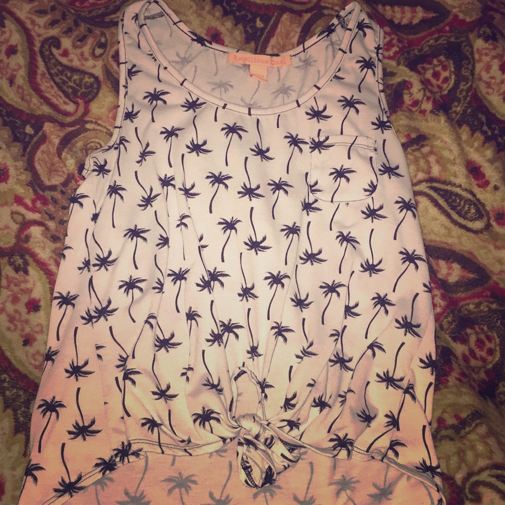 Palm Tree Crop Knot t-shirt